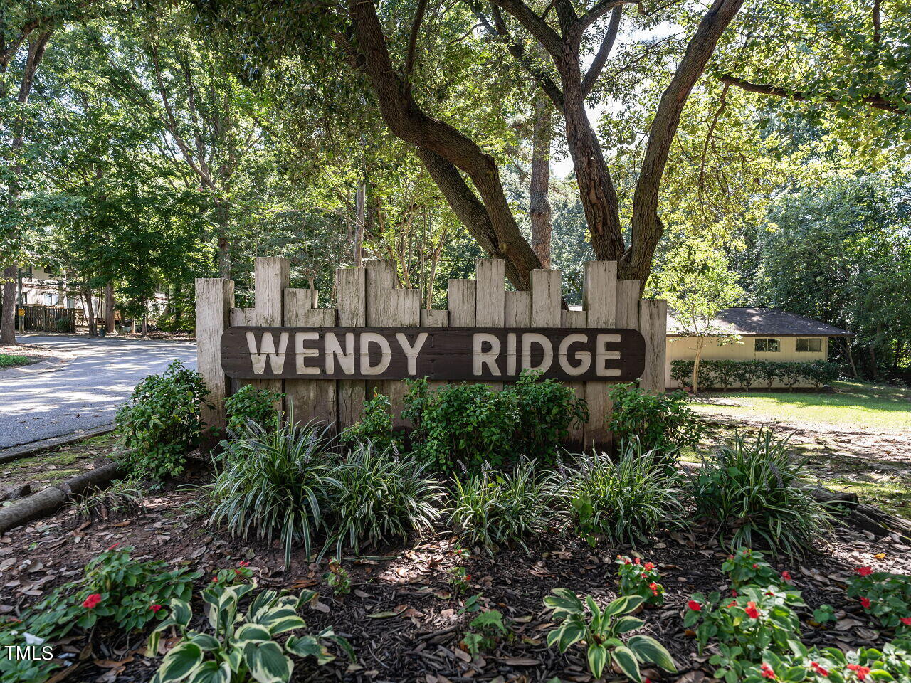 3903 Wendy Lane