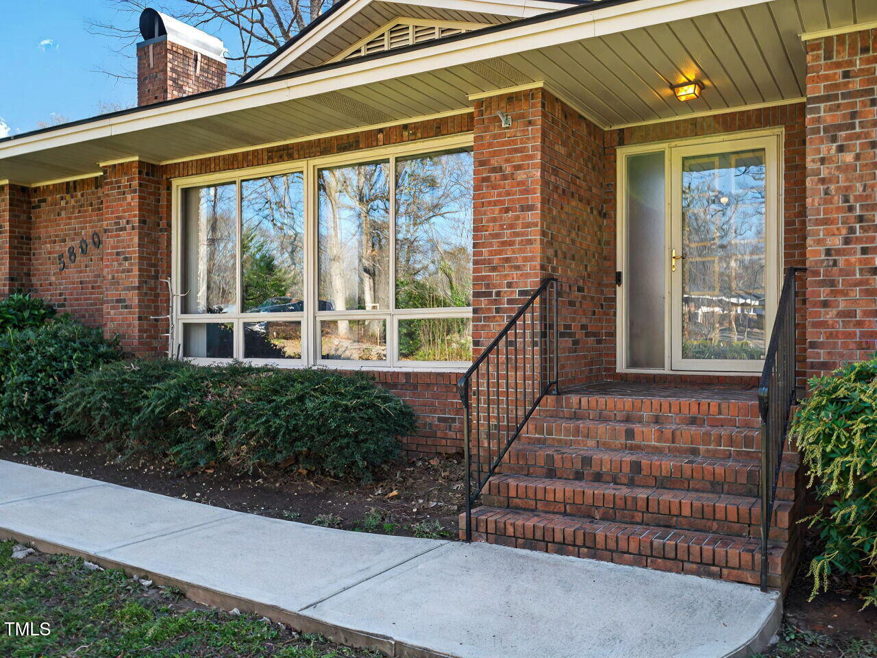 5800 Forest Drive