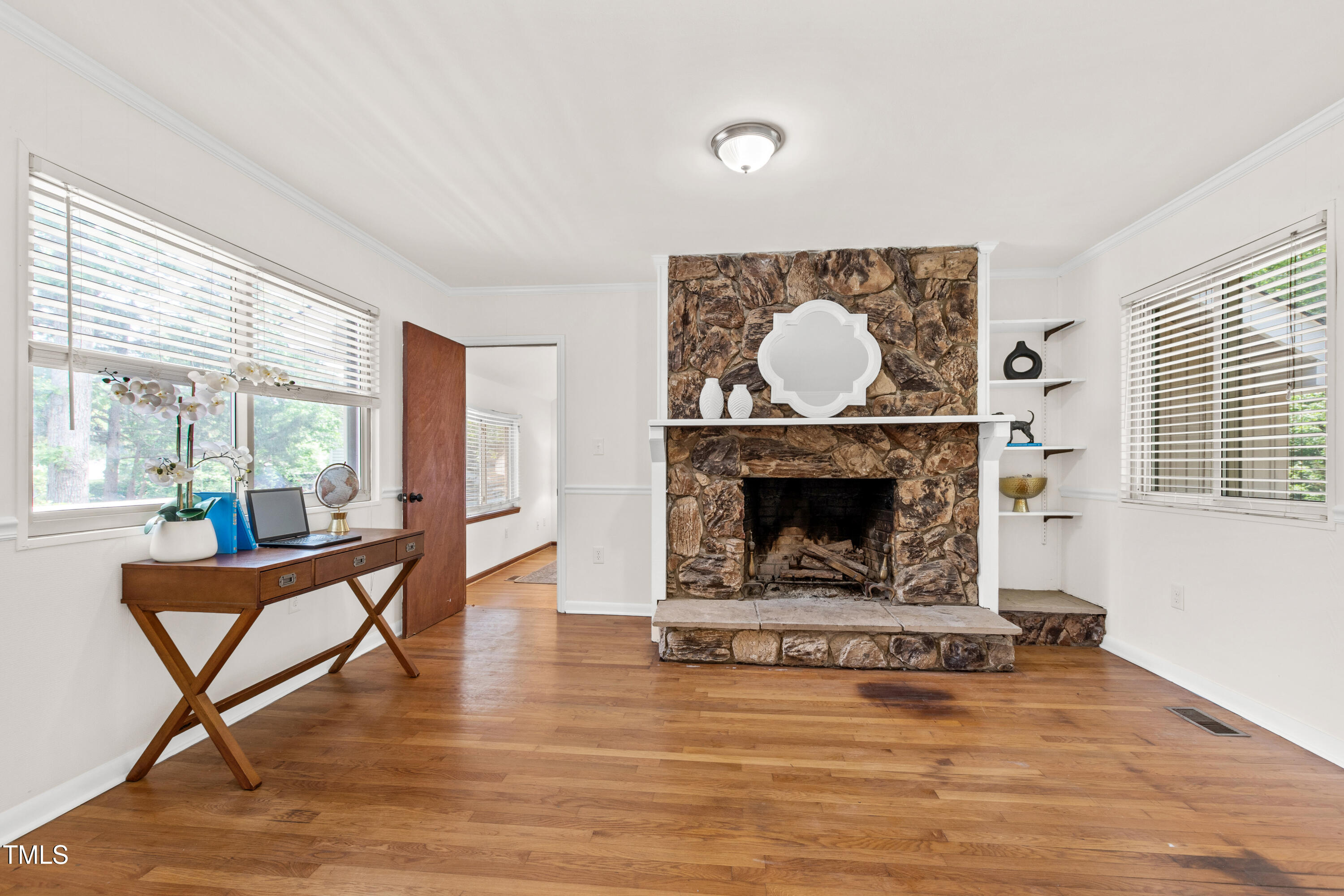 1915 Redding Lane