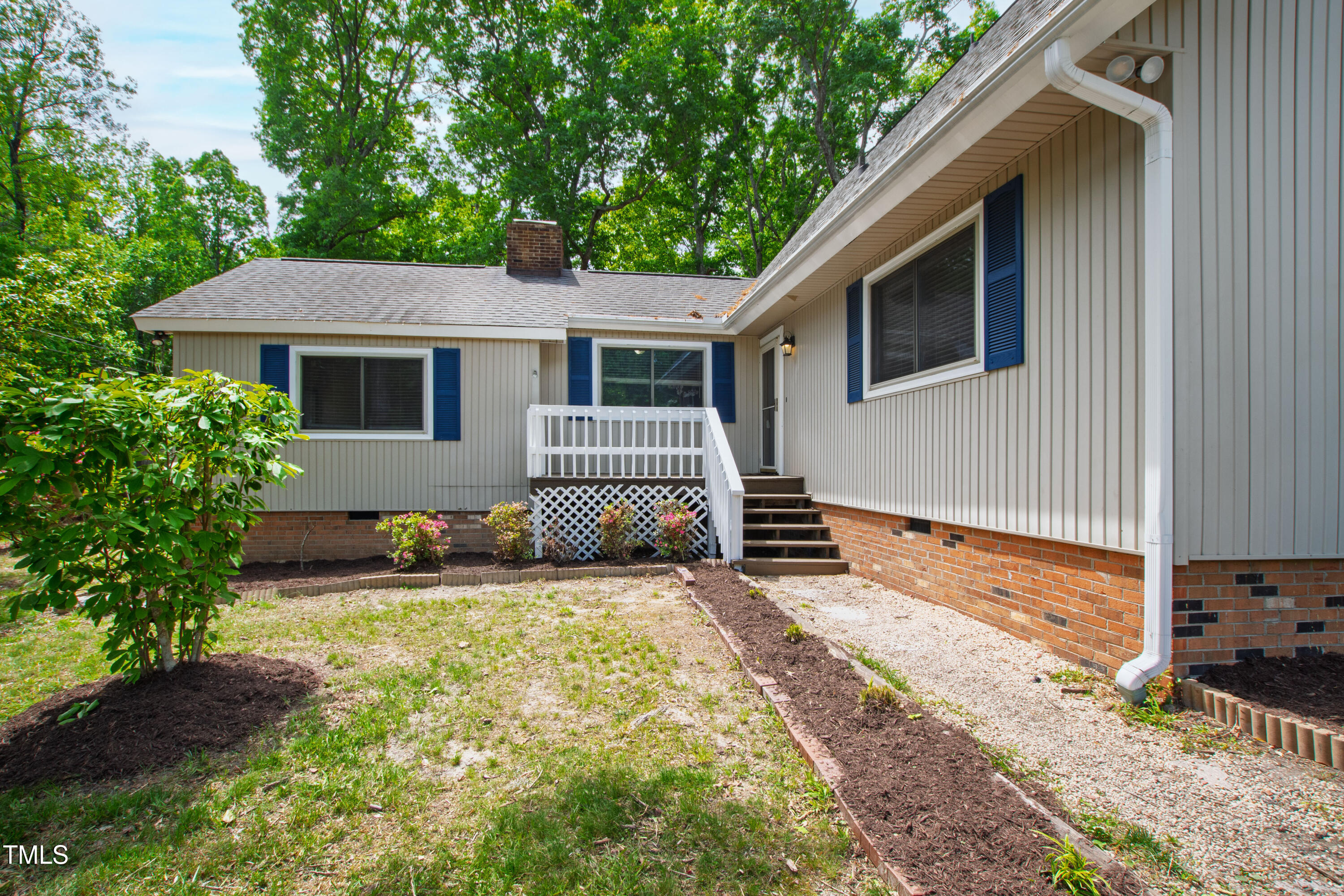 1915 Redding Lane