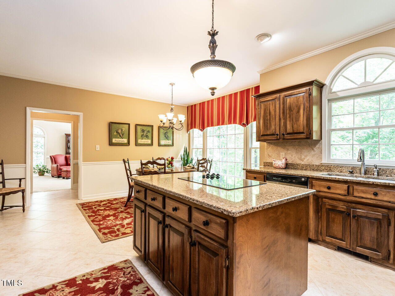 5317 Deep Valley