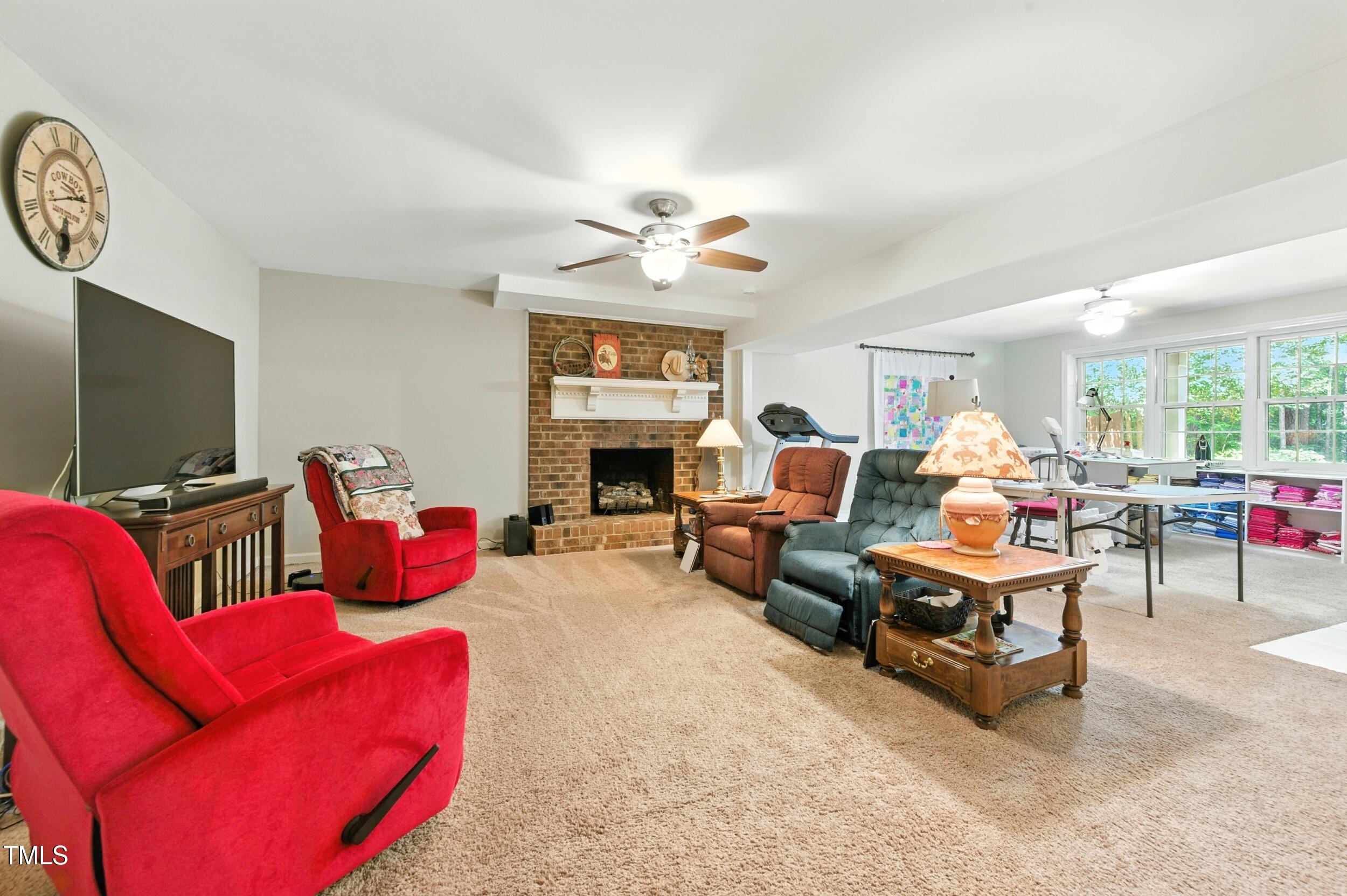 5317 Deep Valley