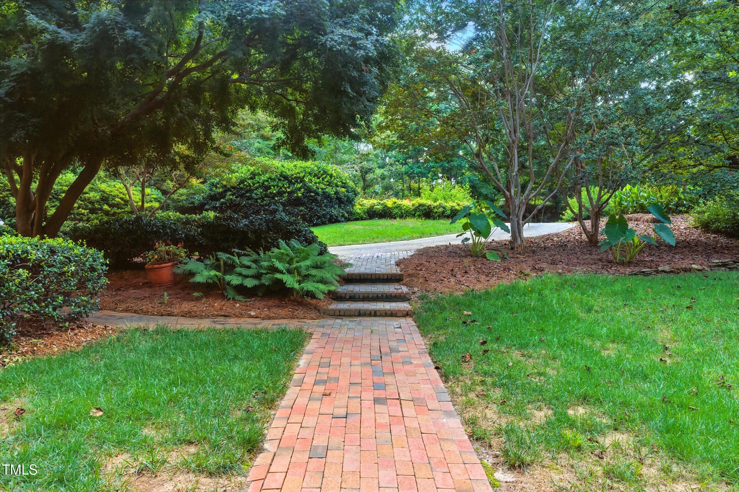 5317 Deep Valley