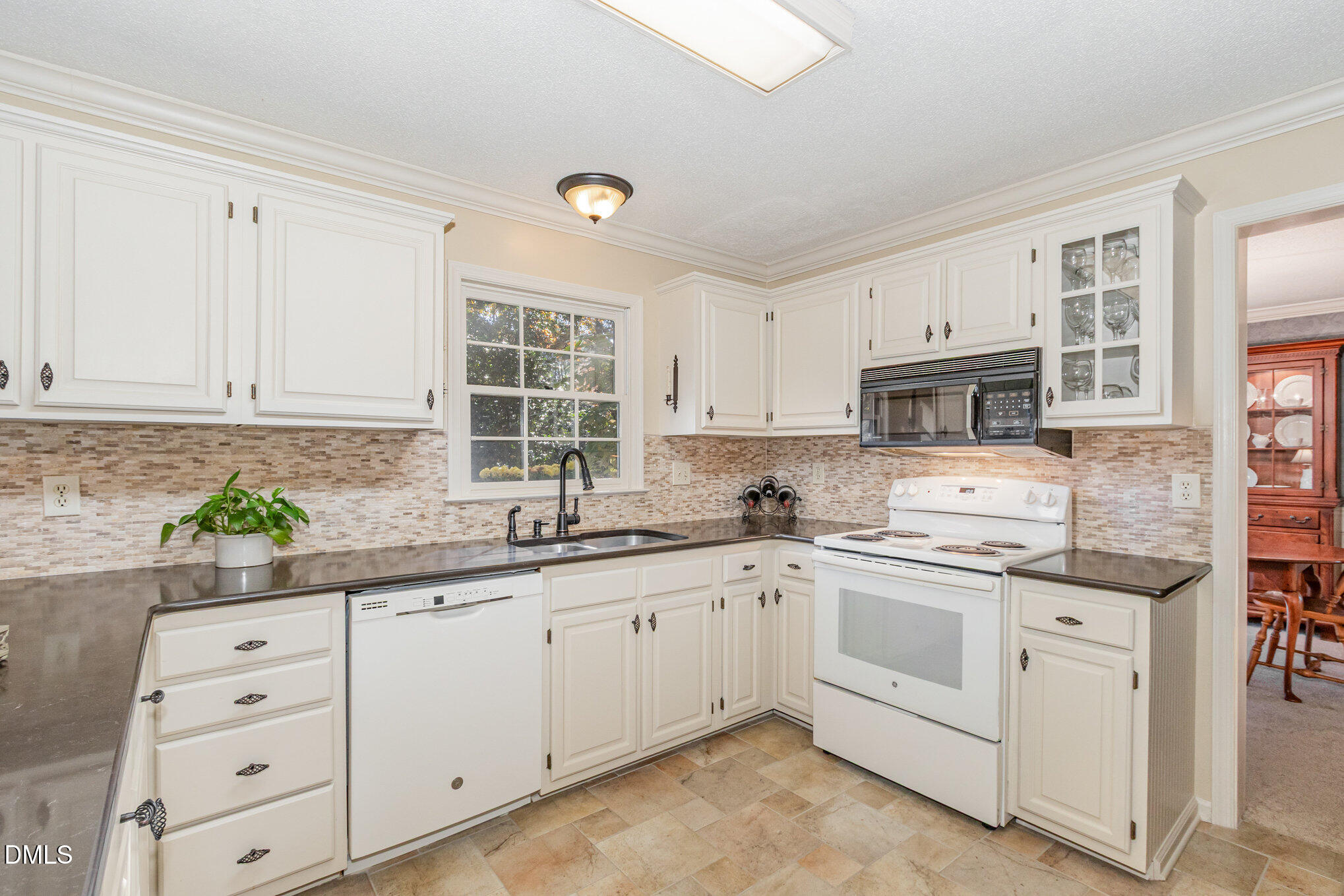 211 Leckford Way