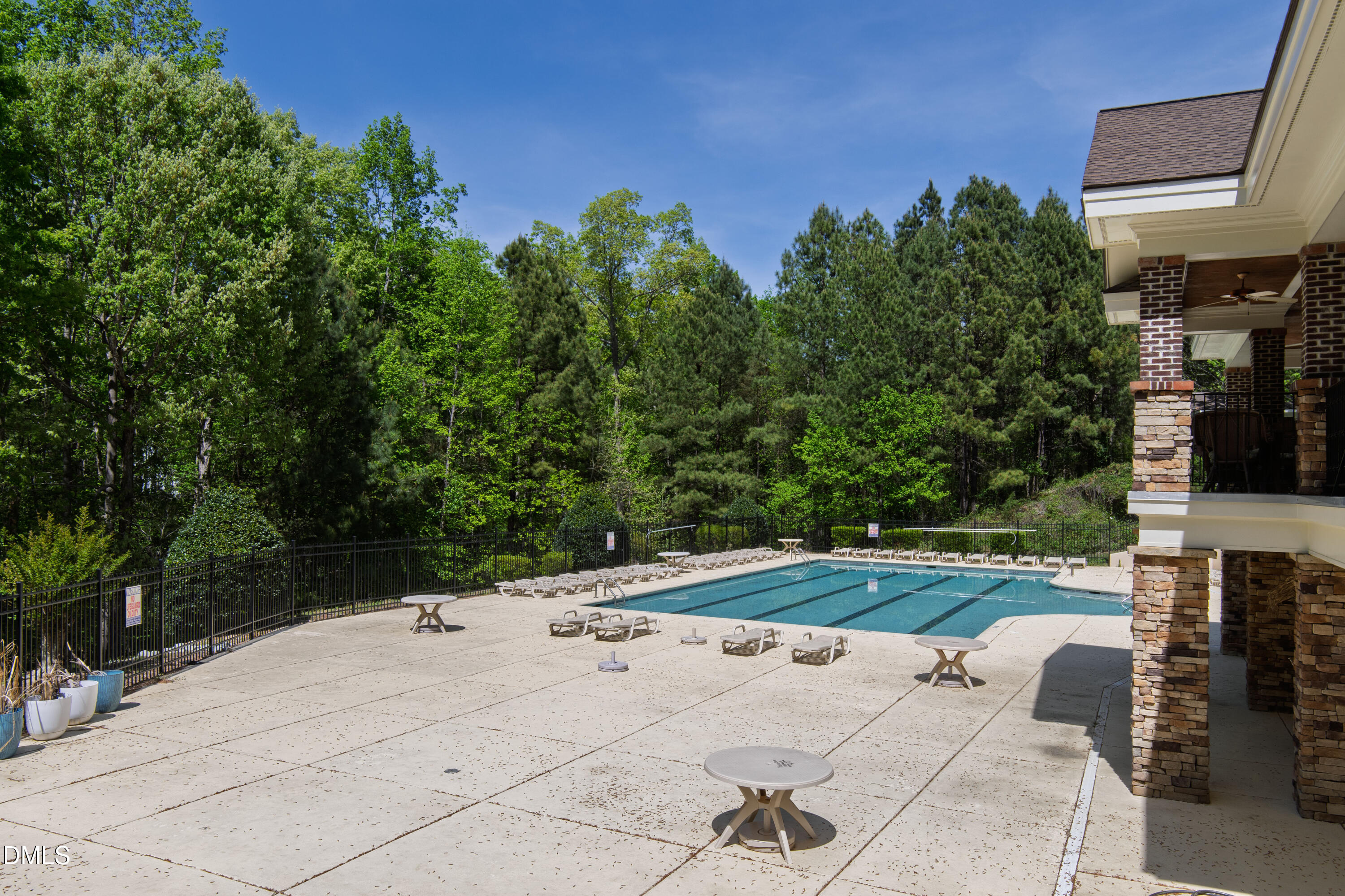 5415 Crescentview Parkway