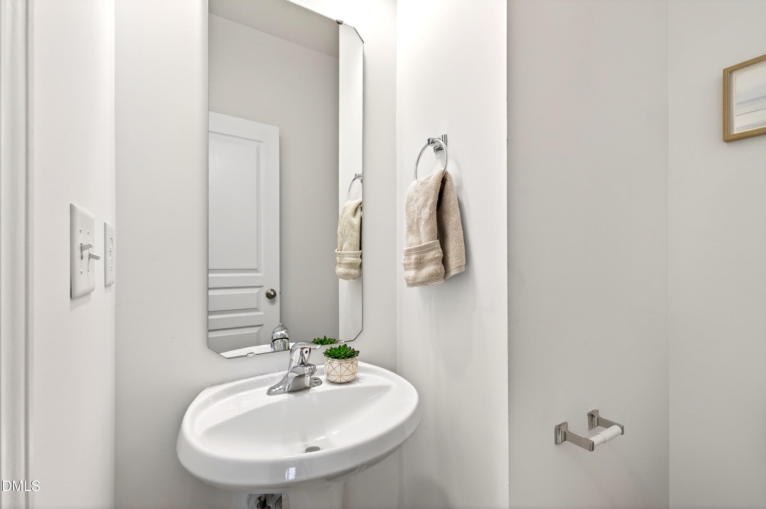 5415 Crescentview Parkway