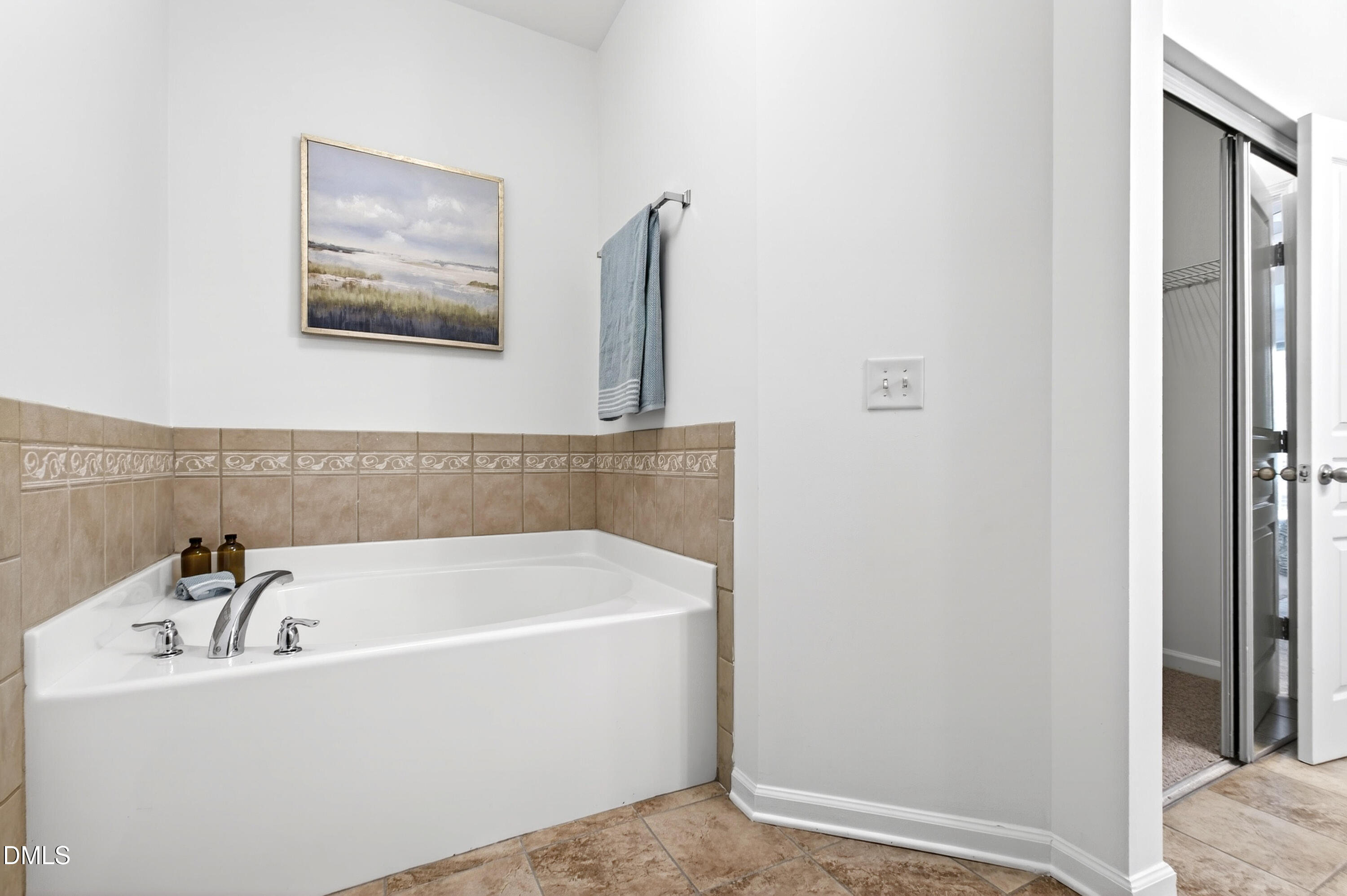 5415 Crescentview Parkway