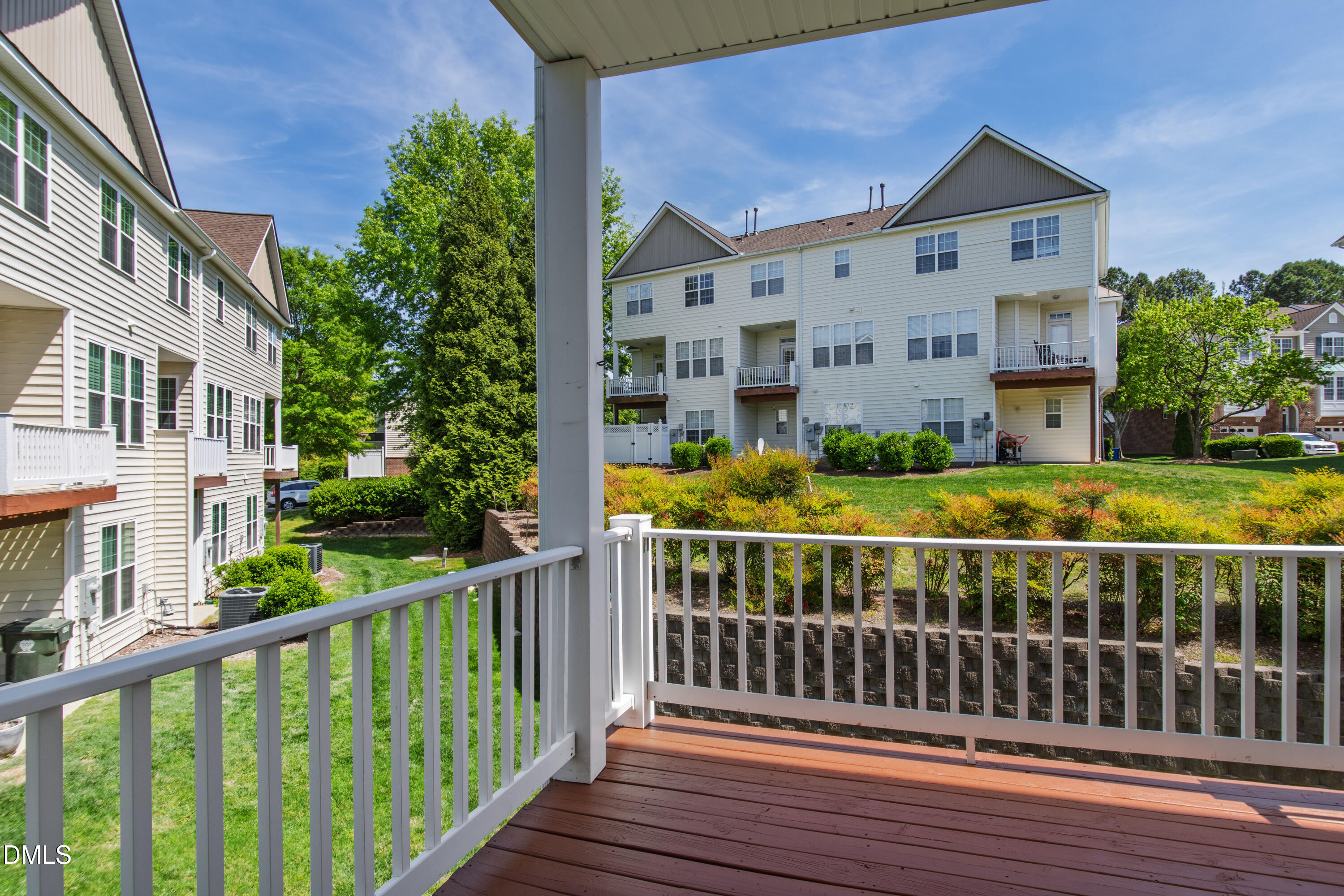 5415 Crescentview Parkway