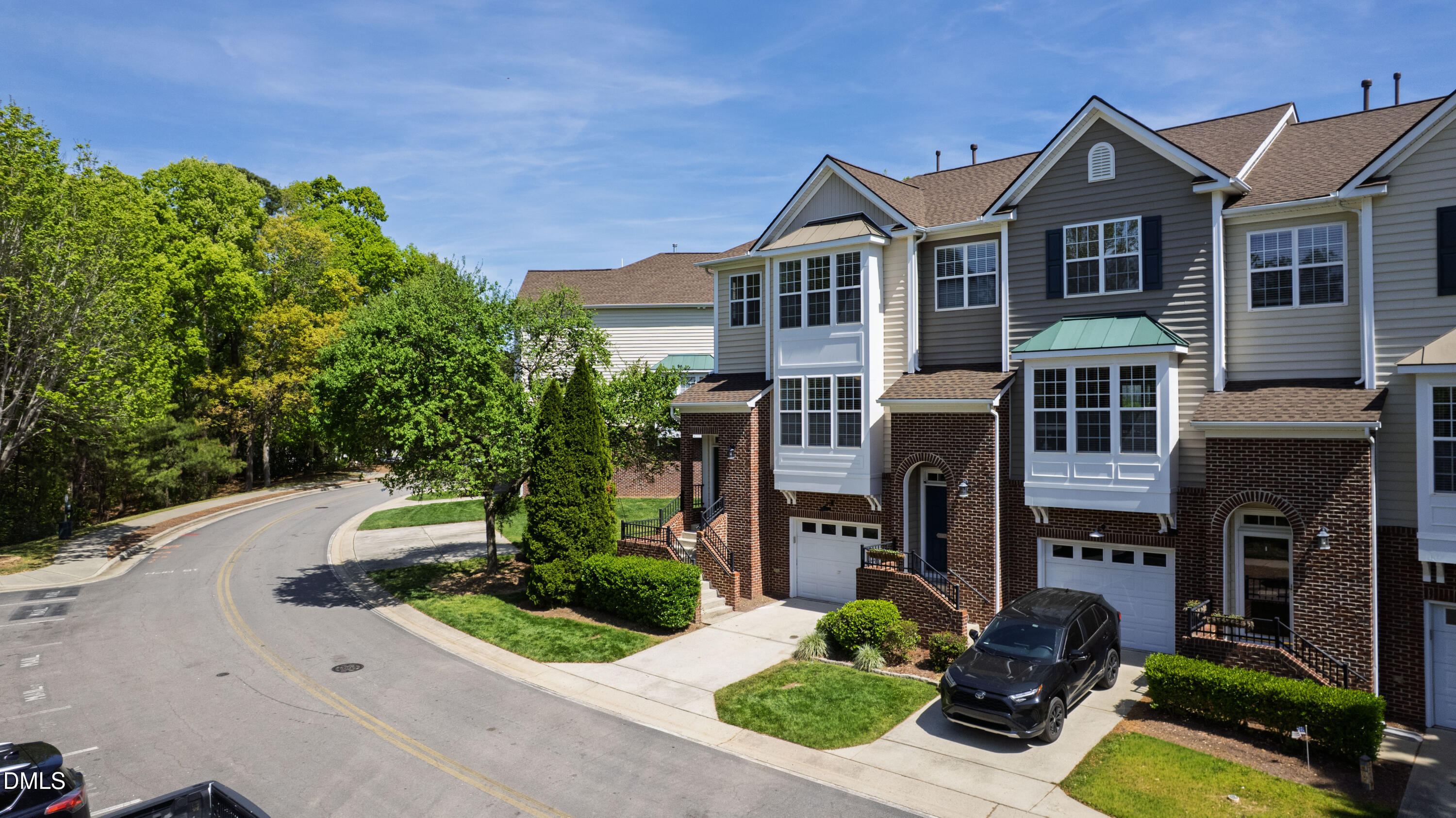 5415 Crescentview Parkway