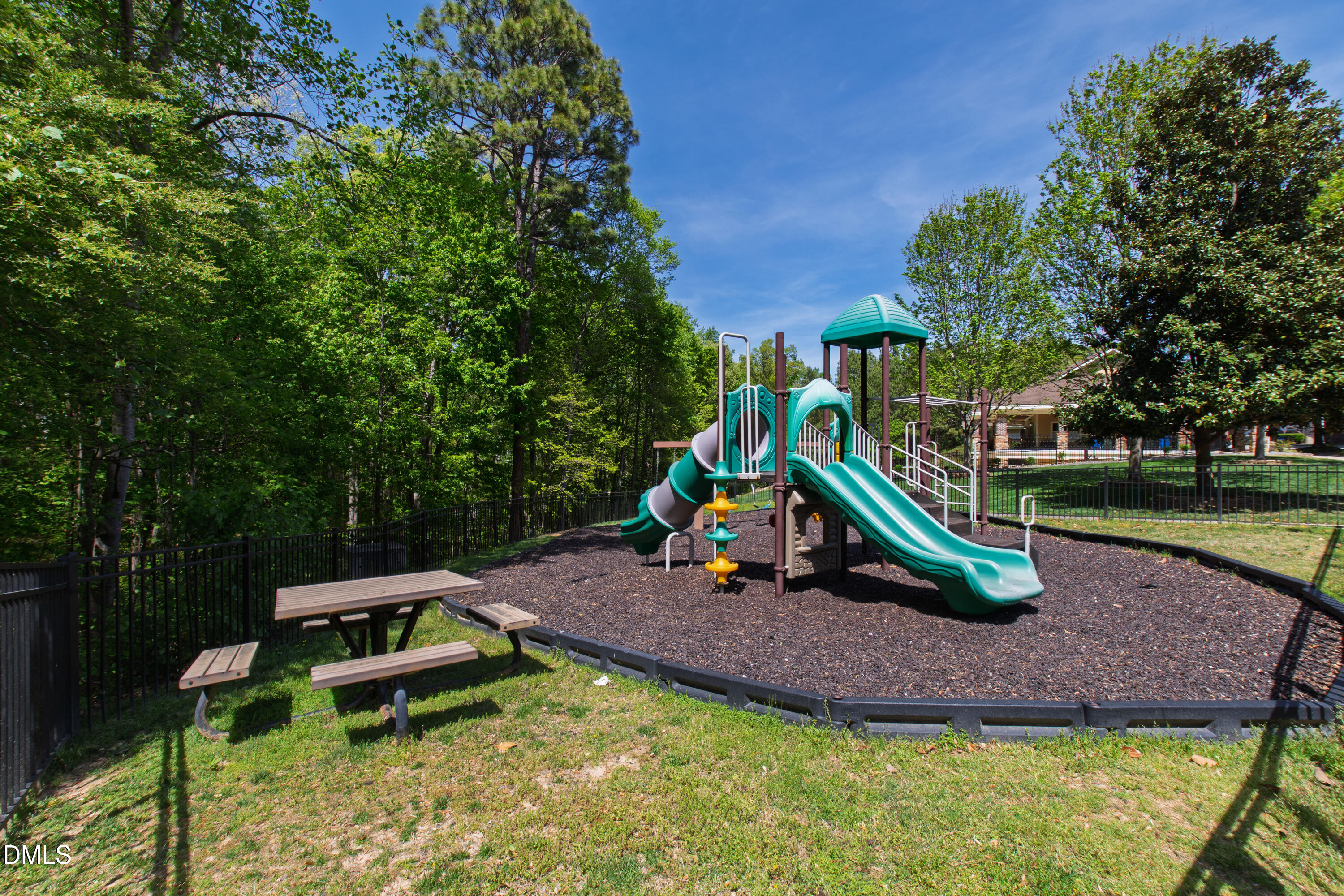 5415 Crescentview Parkway