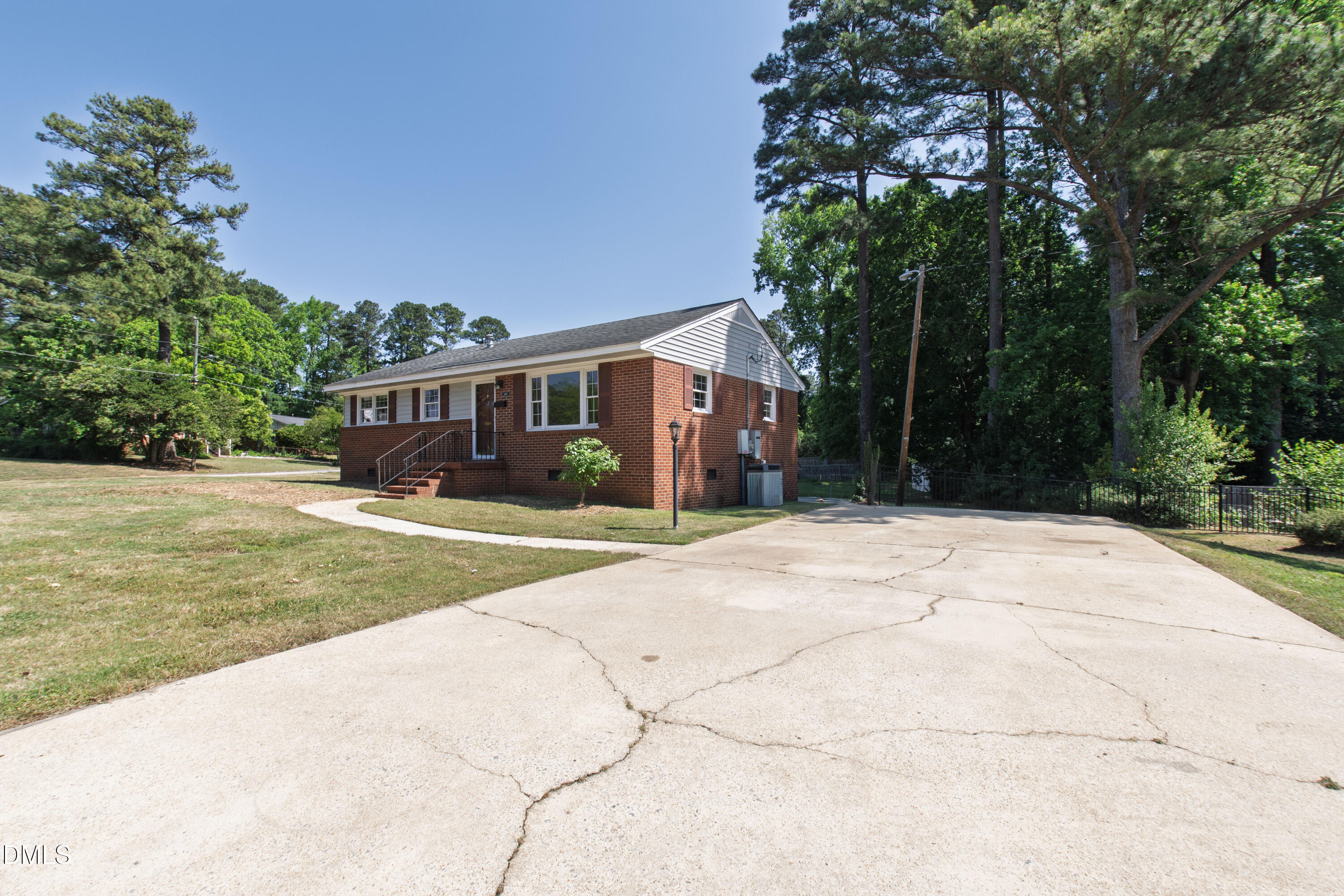 2467 Milburnie Road