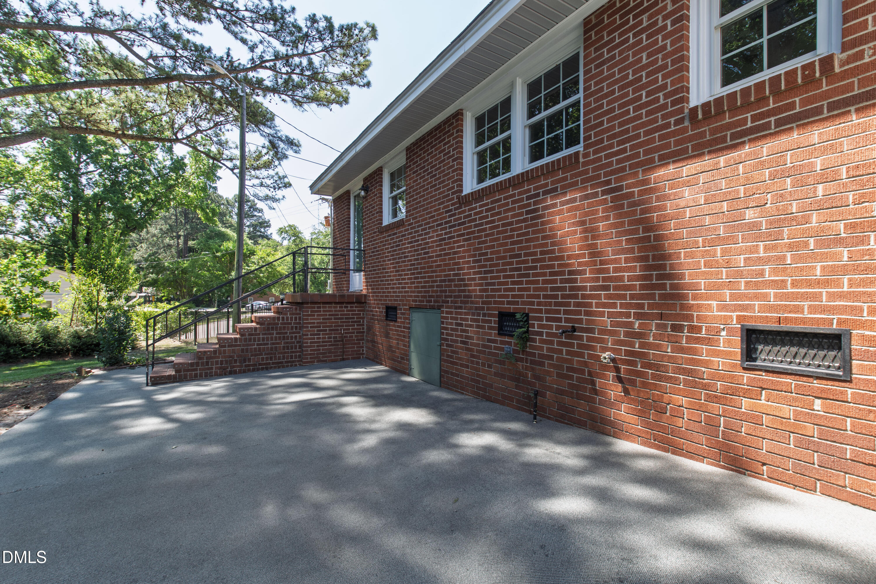 2467 Milburnie Road