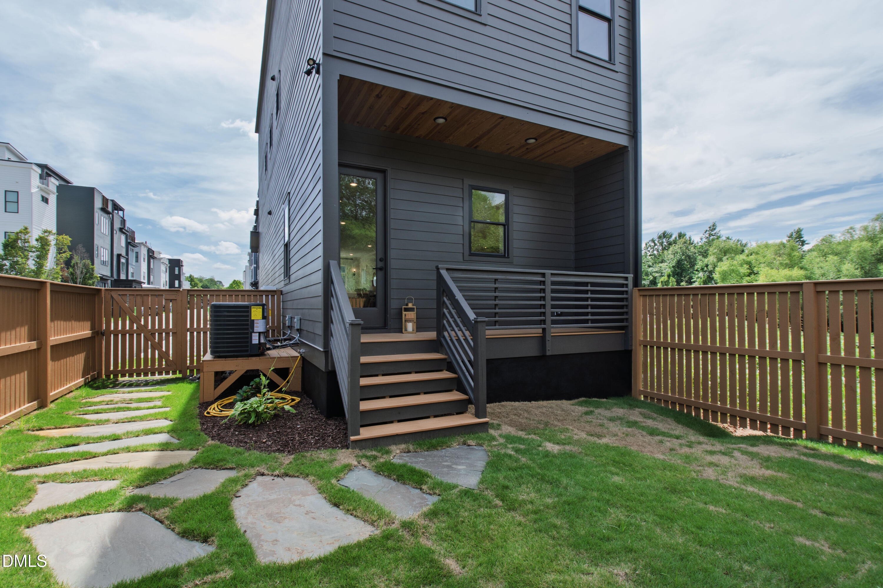 1608 Ellen Dawson Way
