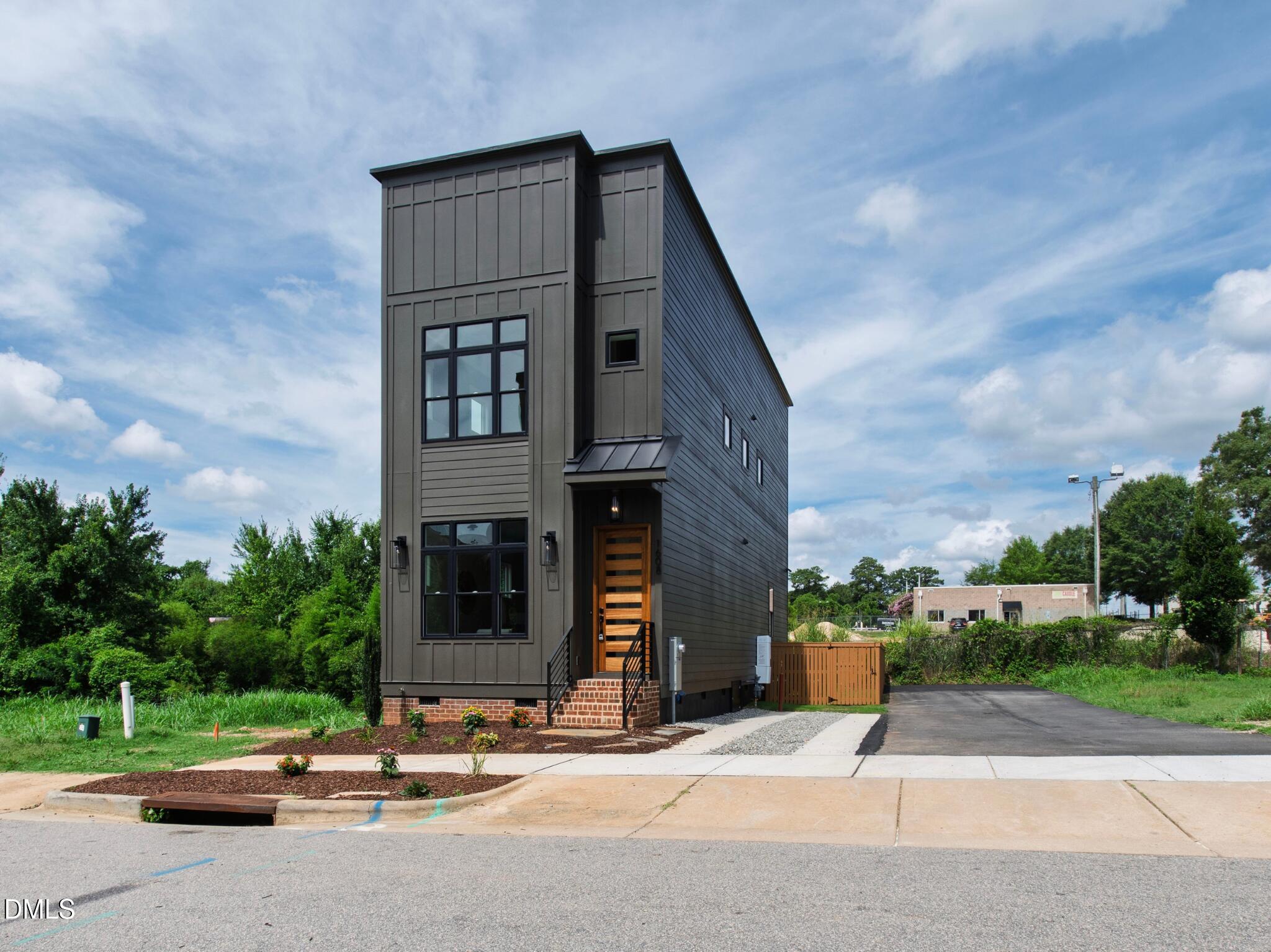 1608 Ellen Dawson Way