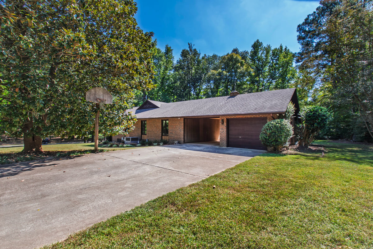 5300 Amsterdam Place