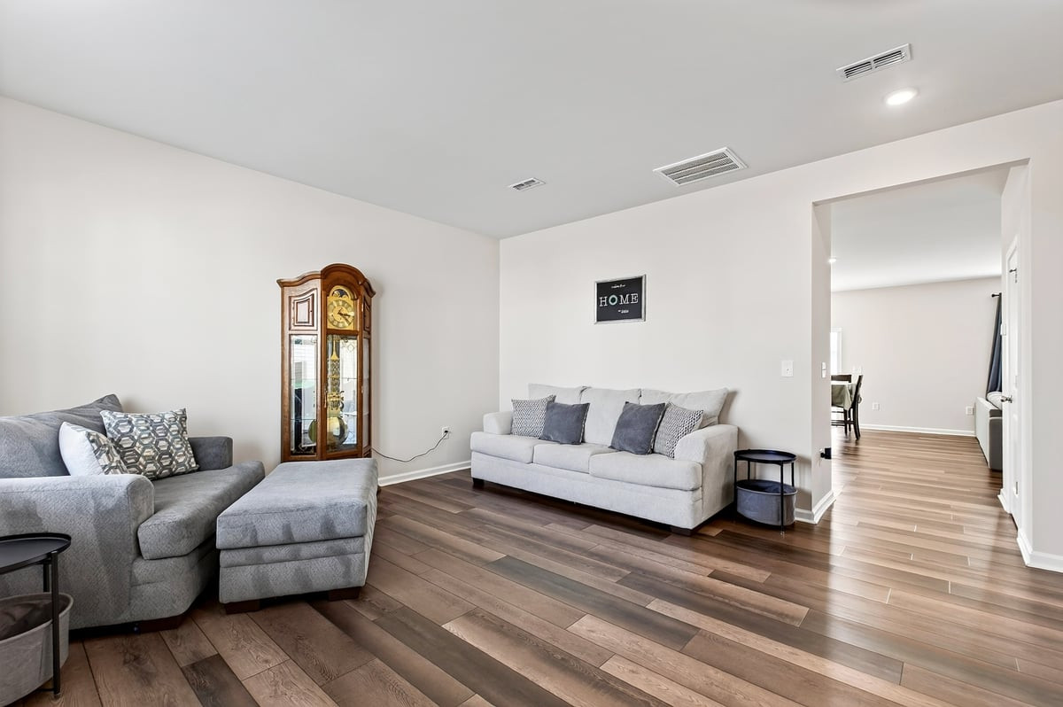 1520 Crested Iris Street