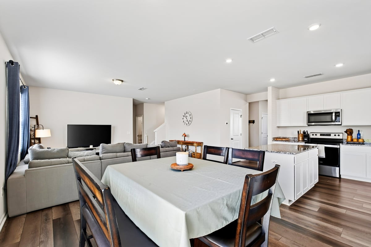 1520 Crested Iris Street