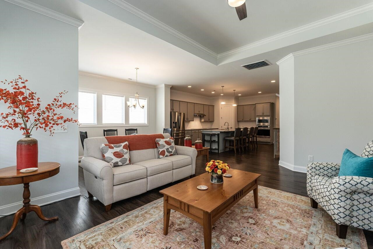 470 Abercorn Circle