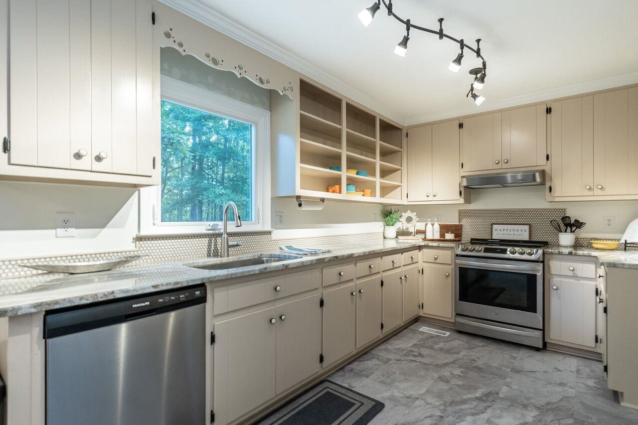 5521 Centennial Drive