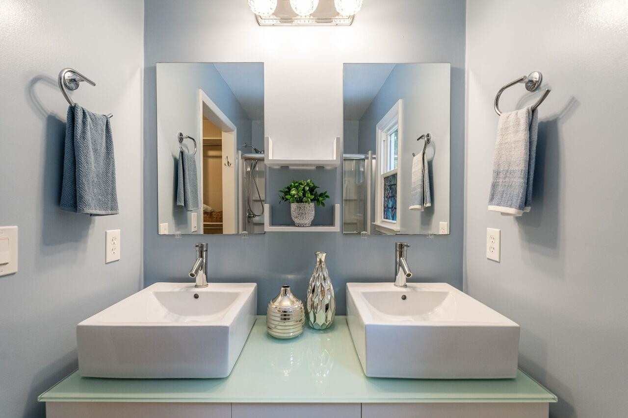 5521 Centennial Drive