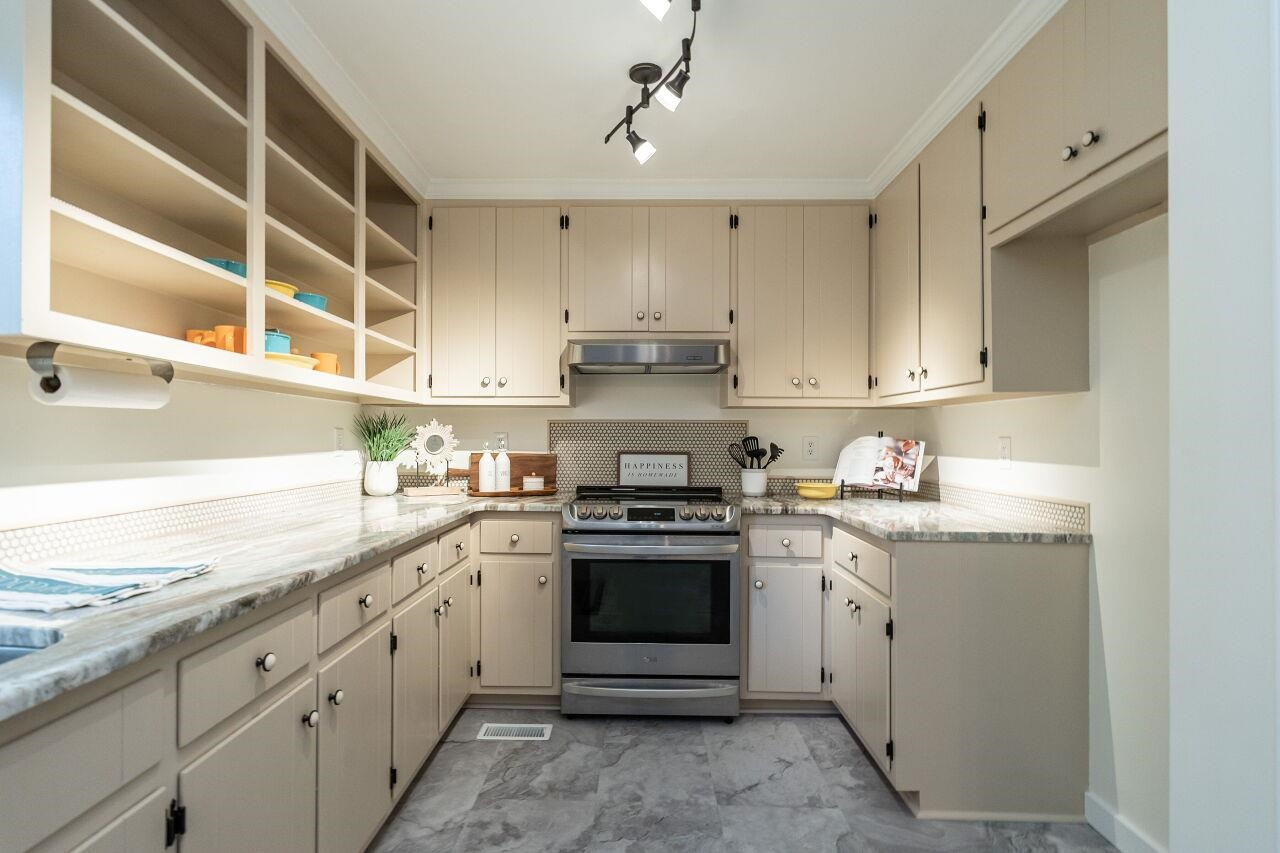 5521 Centennial Drive