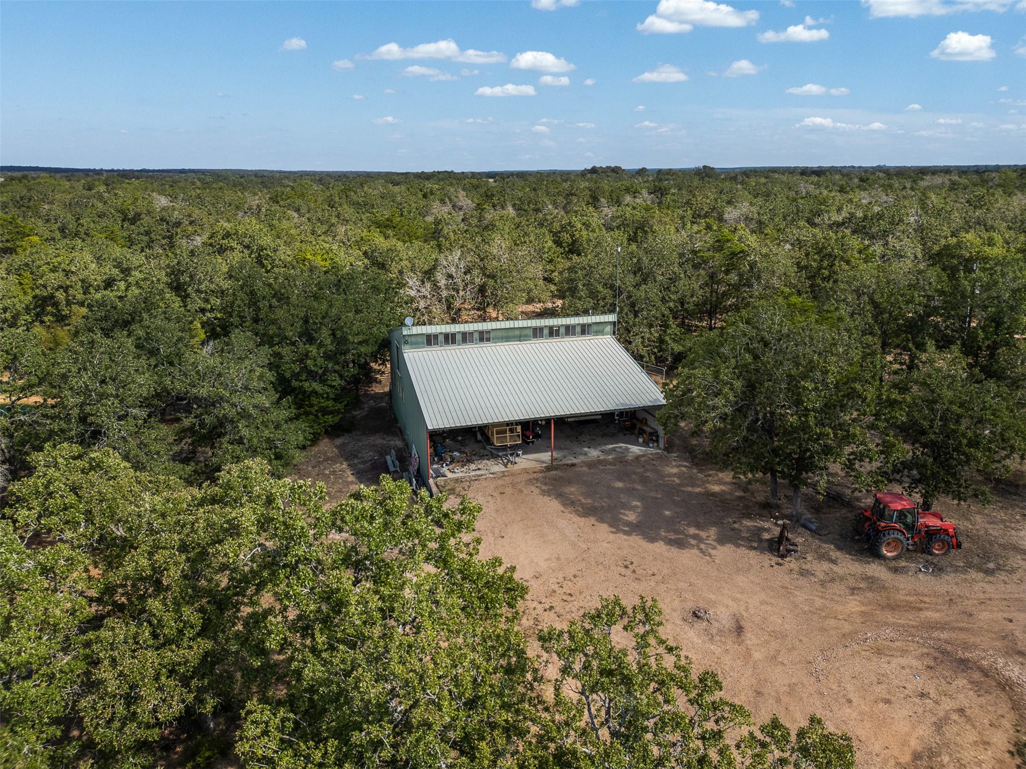 2313 E Us Highway 79
