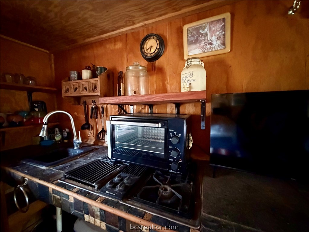 3950 Private Road 2015