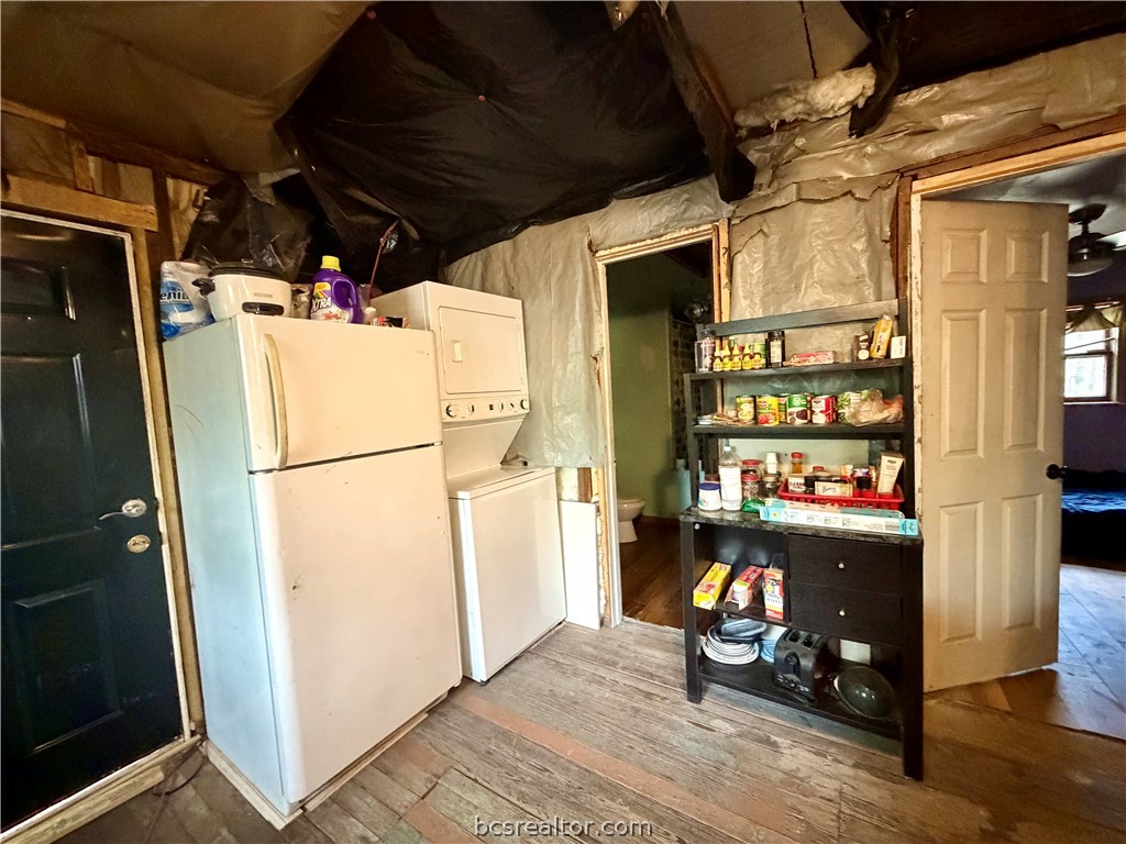 1280 Lakeview Drive