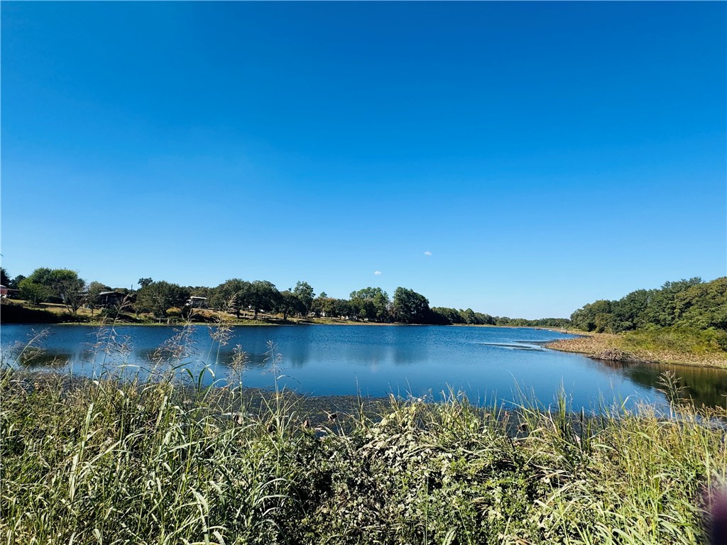 1280 Lakeview Drive