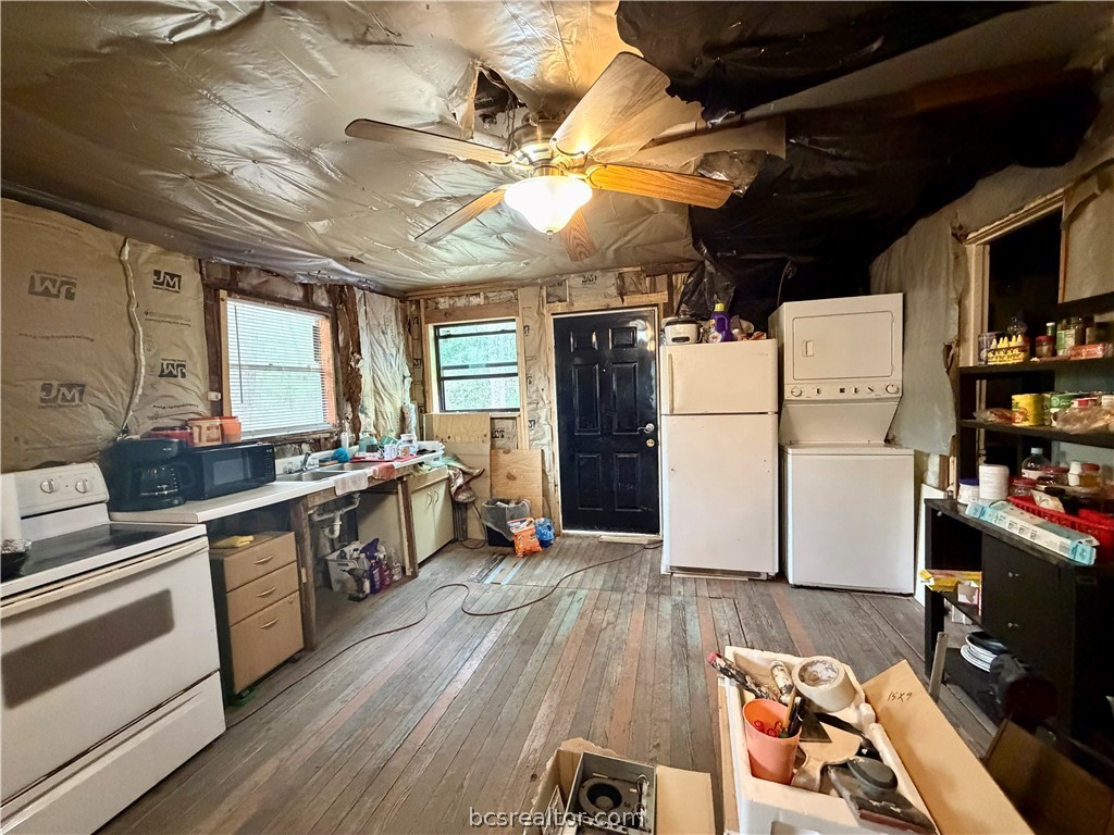 1280 Lakeview Drive