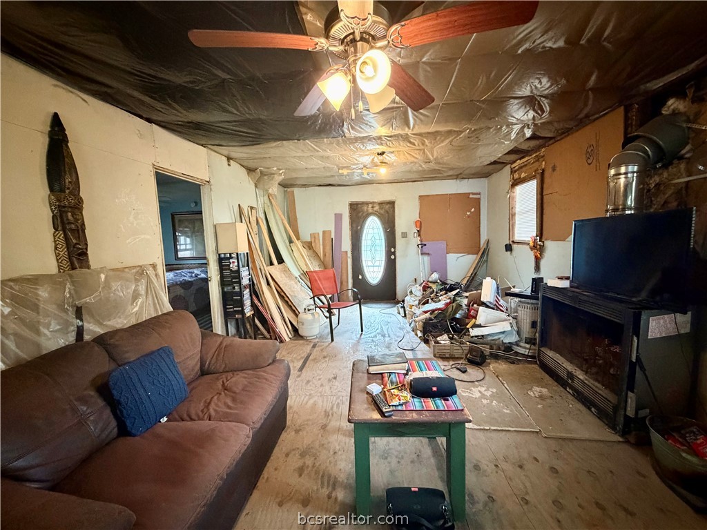 1280 Lakeview Drive