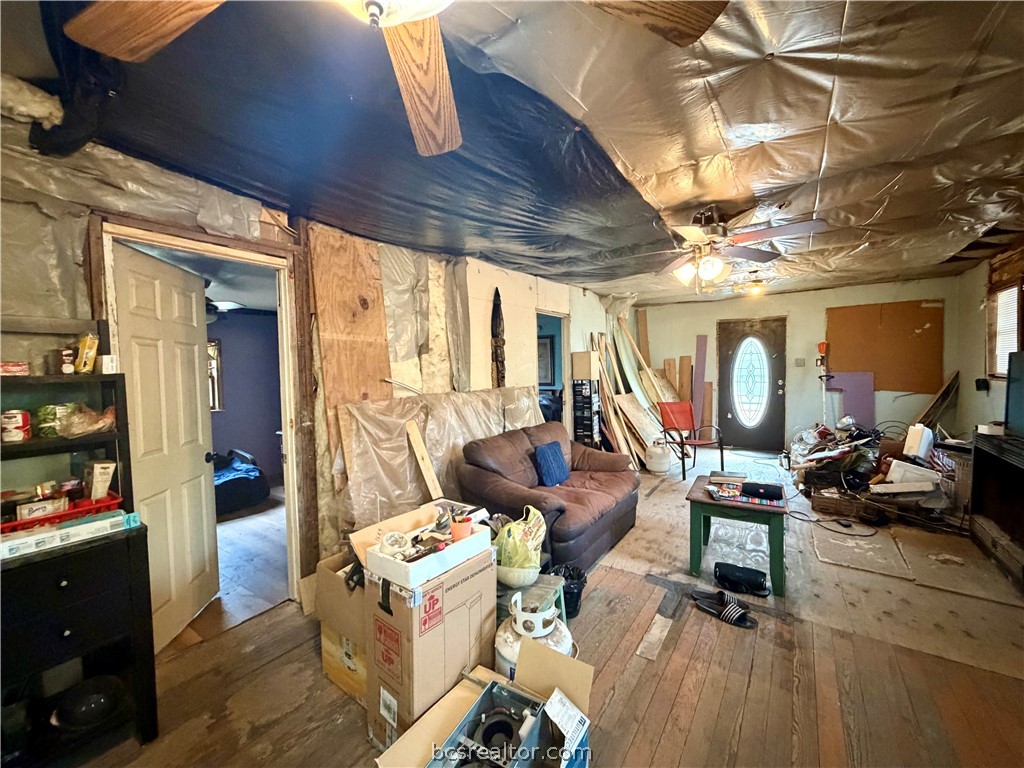 1280 Lakeview Drive