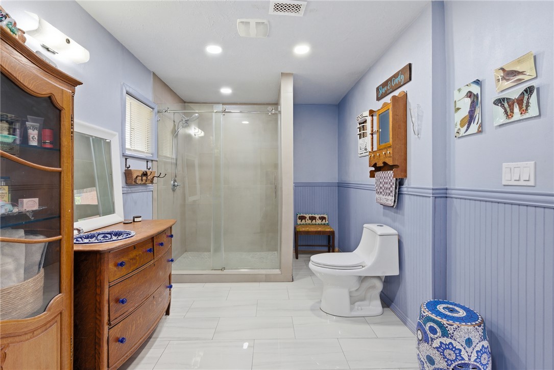 305 North Harvey Street