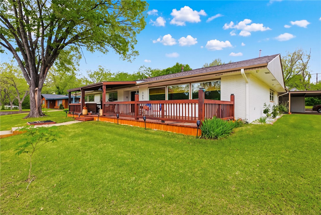 305 North Harvey Street