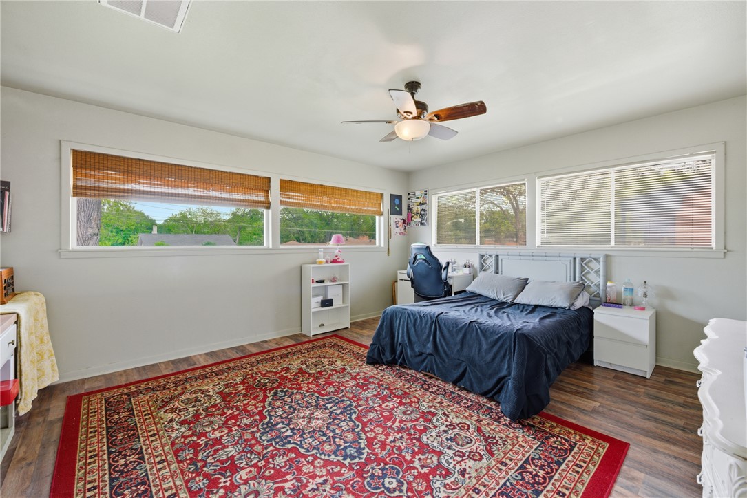 305 North Harvey Street