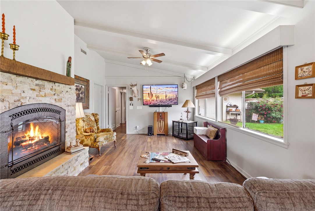 305 North Harvey Street