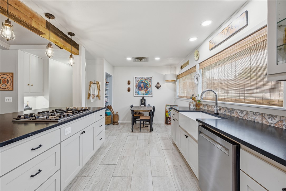 305 North Harvey Street