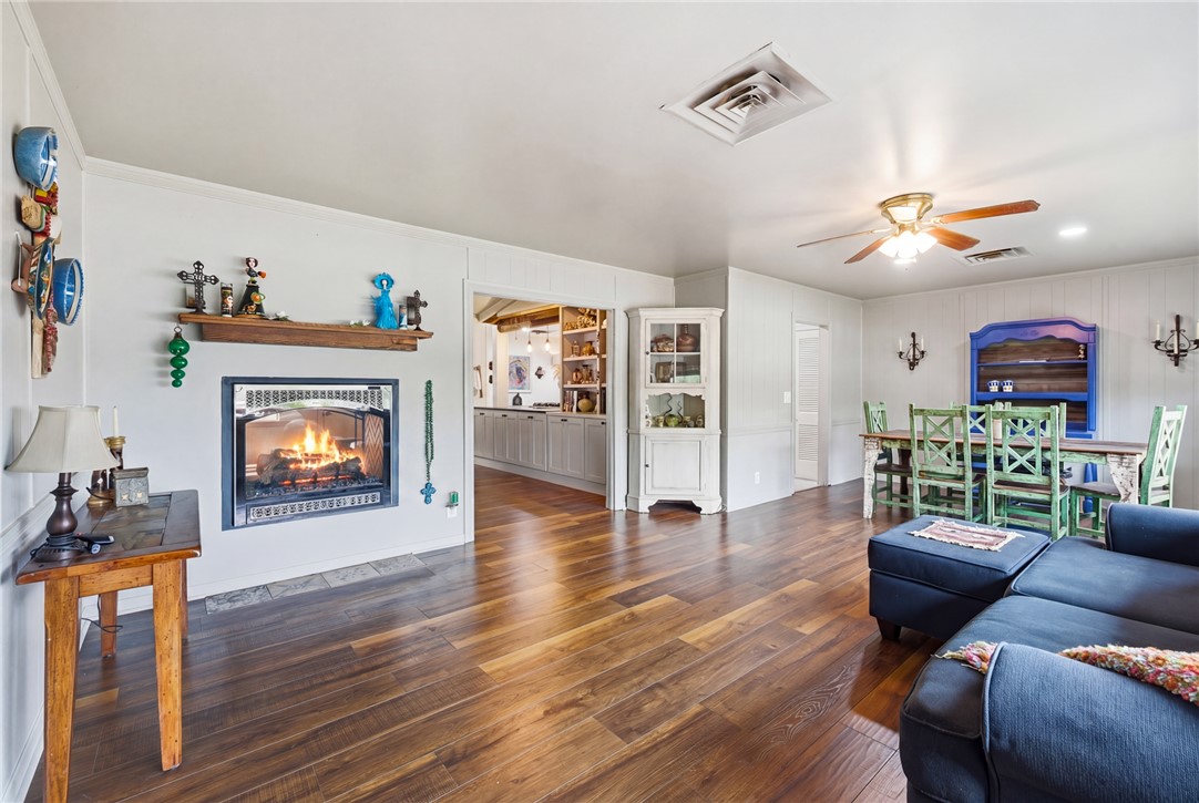 305 North Harvey Street