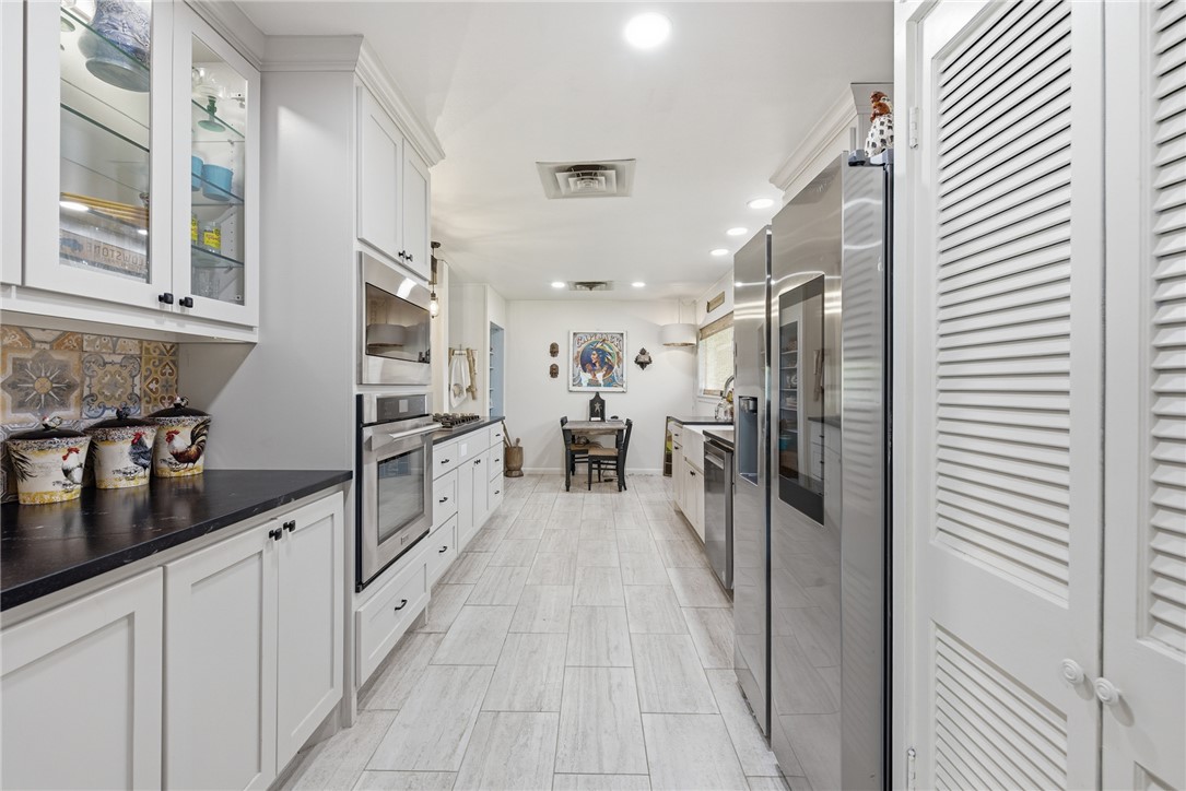 305 North Harvey Street