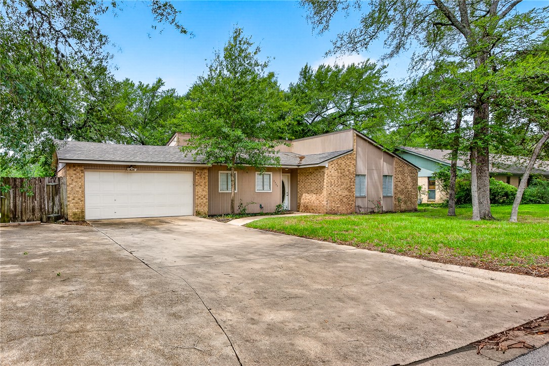 3202 Forestwood Drive