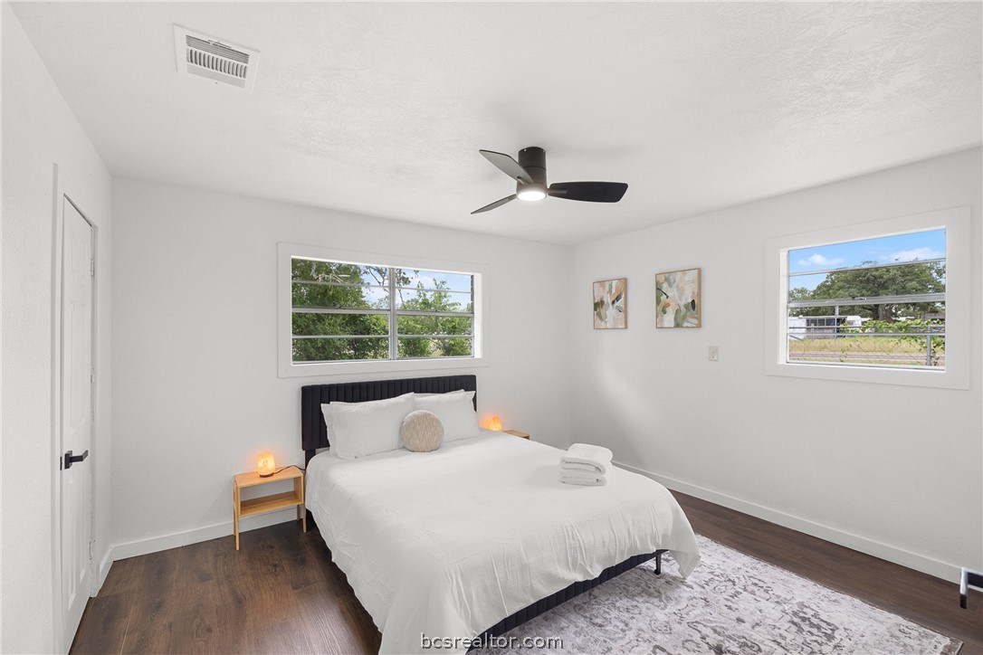100 Shady Oaks Lane