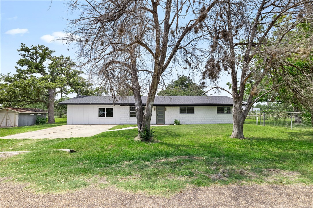 100 Shady Oaks Lane