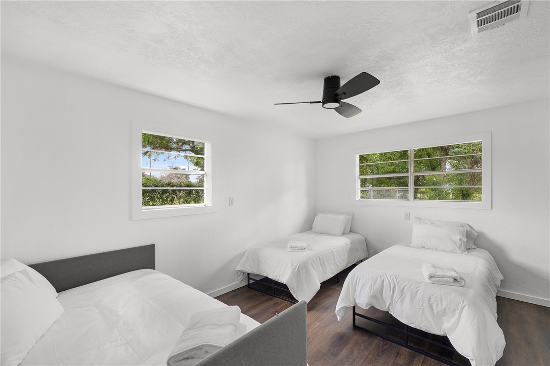 100 Shady Oaks Lane