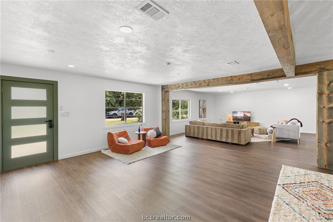 100 Shady Oaks Lane