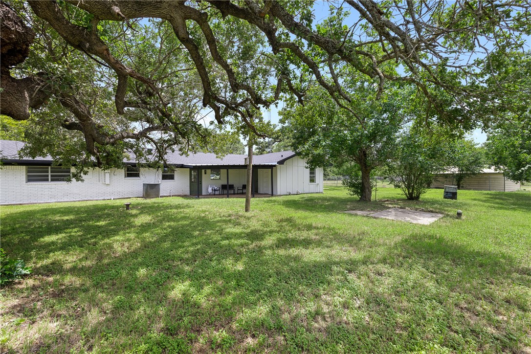 100 Shady Oaks Lane