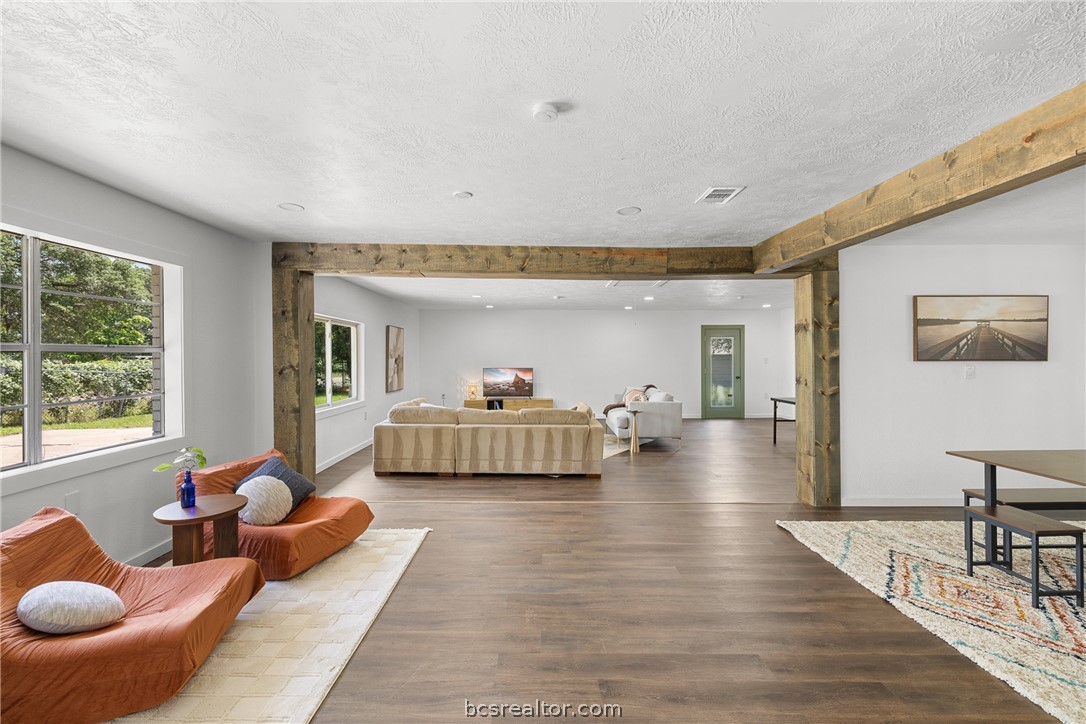 100 Shady Oaks Lane