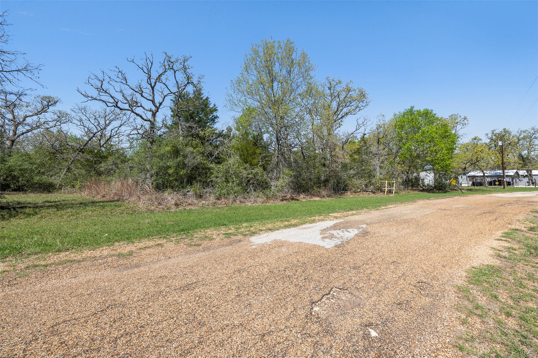 411 Cowboys DR