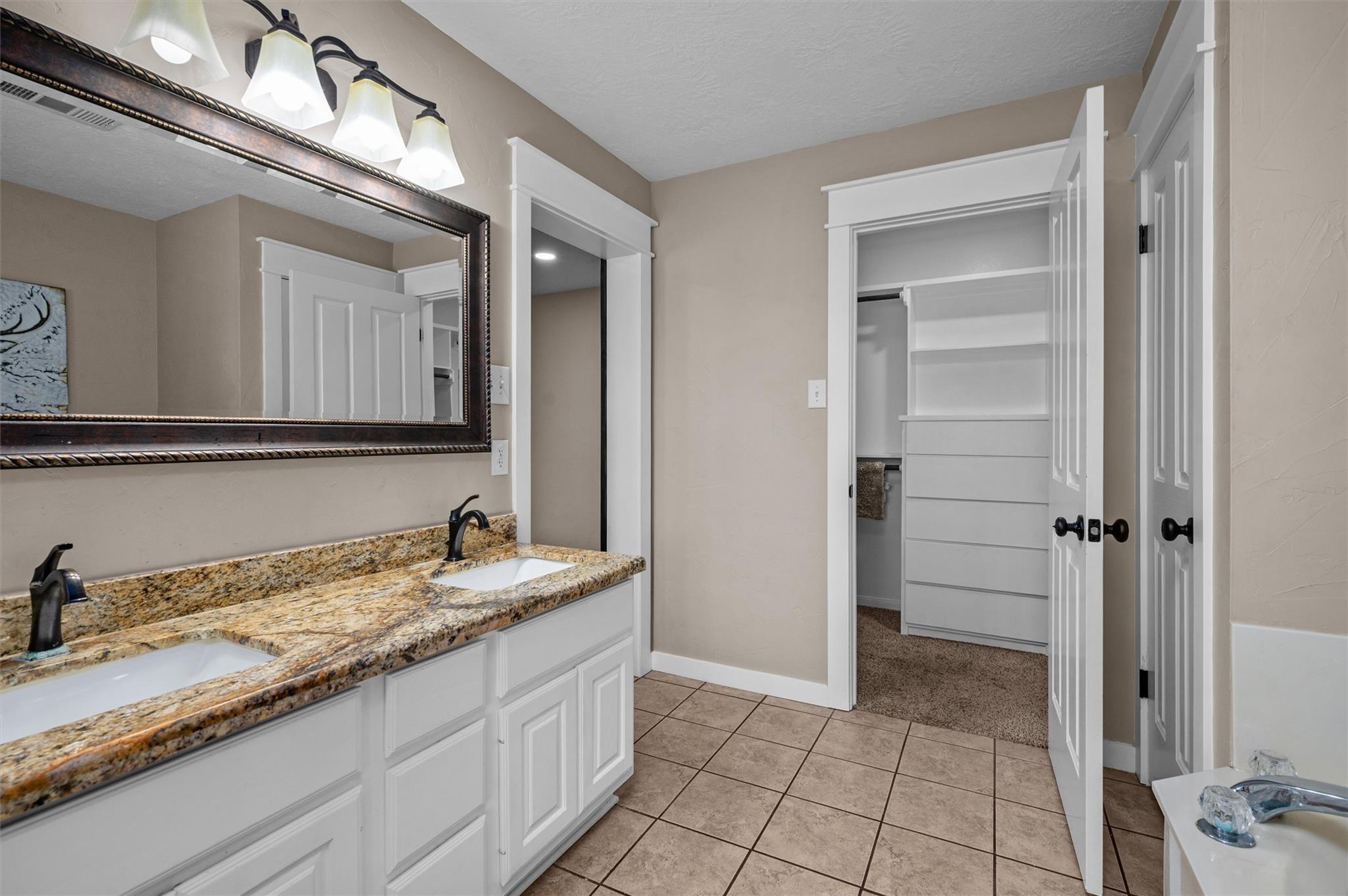 15555 Arhopulos RD