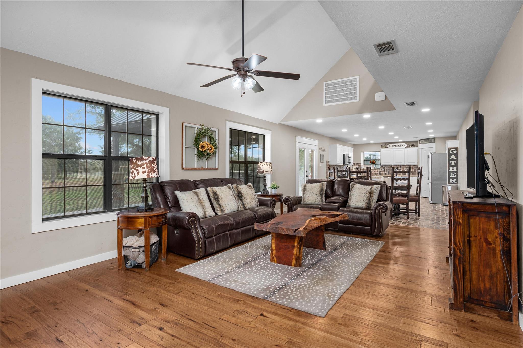 15555 Arhopulos RD