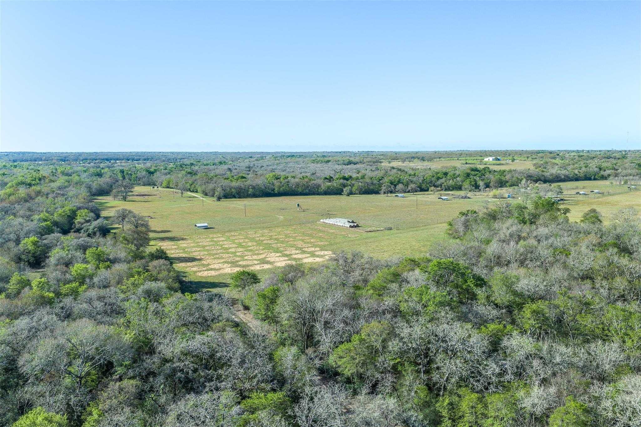 2313 E Us Highway 79